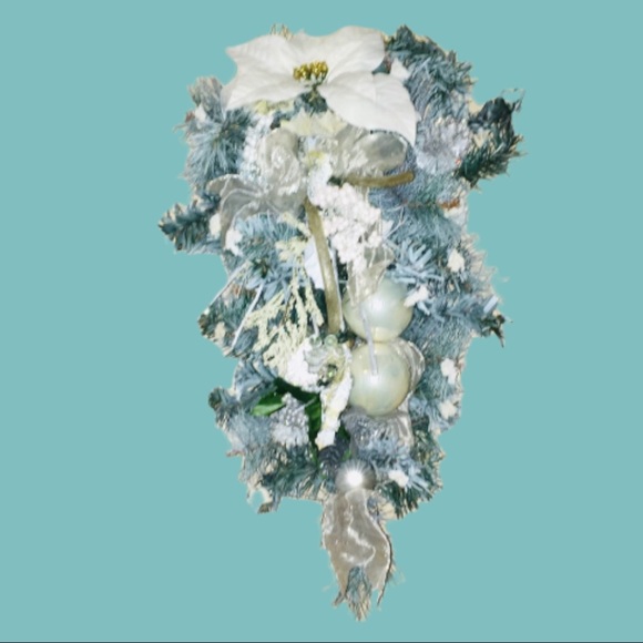 NEW Blue/White Winter Christmas Holiday Floral Spray Hangable Centerpiece 🎉HP🎉 - Picture 12 of 16